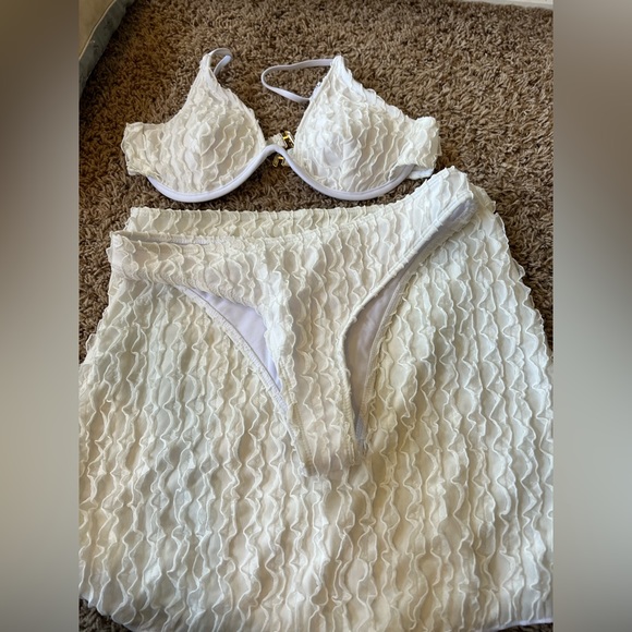 White Ruffle Bikini Set - Picture 6 of 7